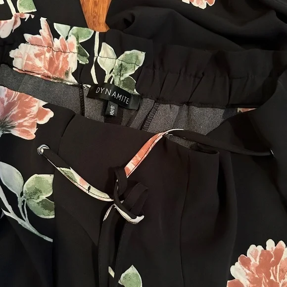 Dynamite | Black and pink floral wide leg pants size large - Picture 6 of 6